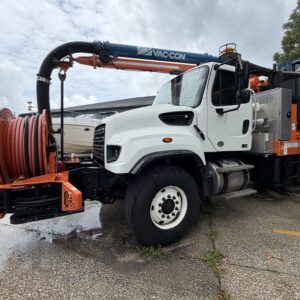 Freightliner 114SD Vac-Con Truck