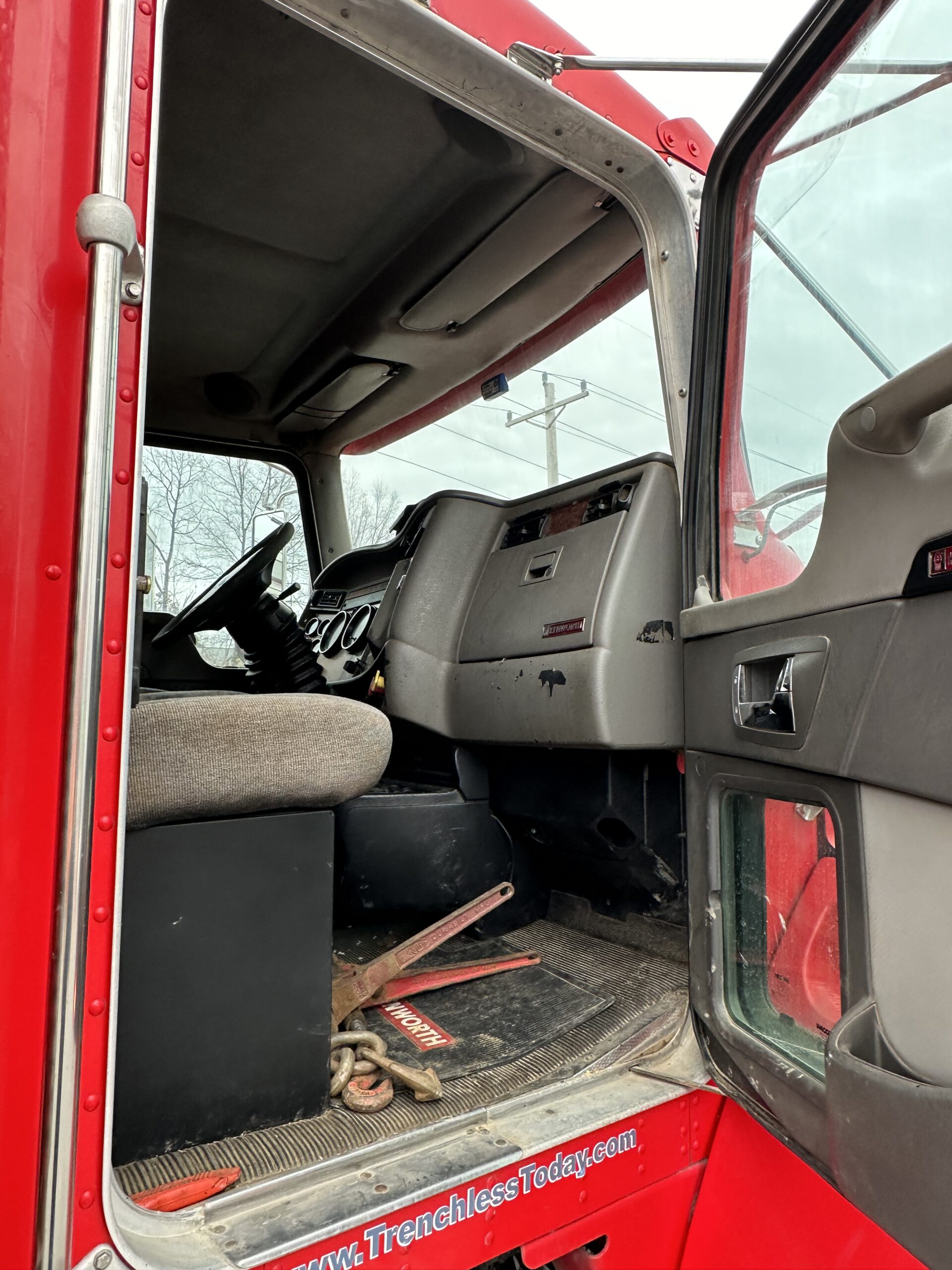 Kenworth T300 Dump Truck - Image 14