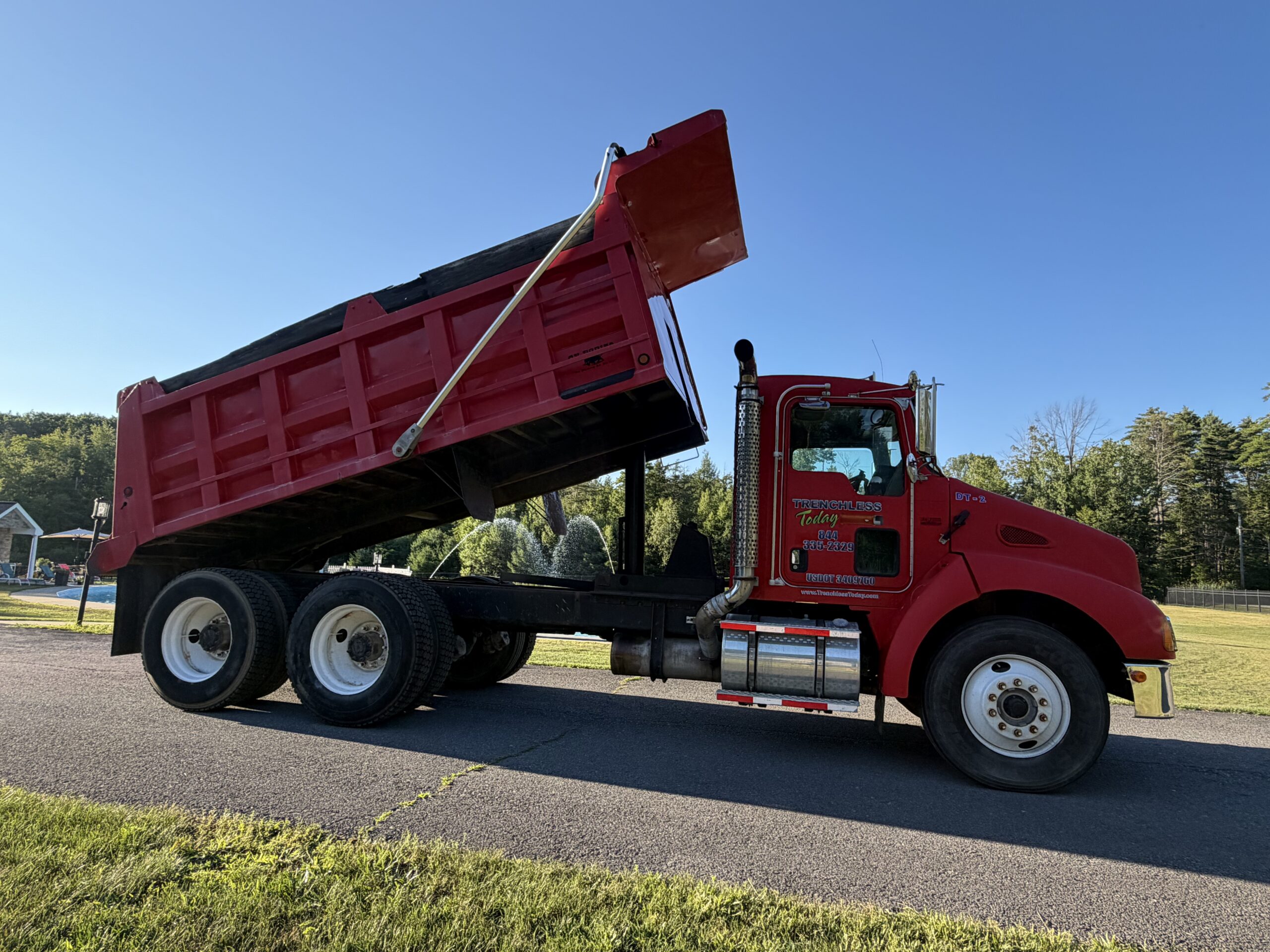 Kenworth T300 Dump Truck - Image 2