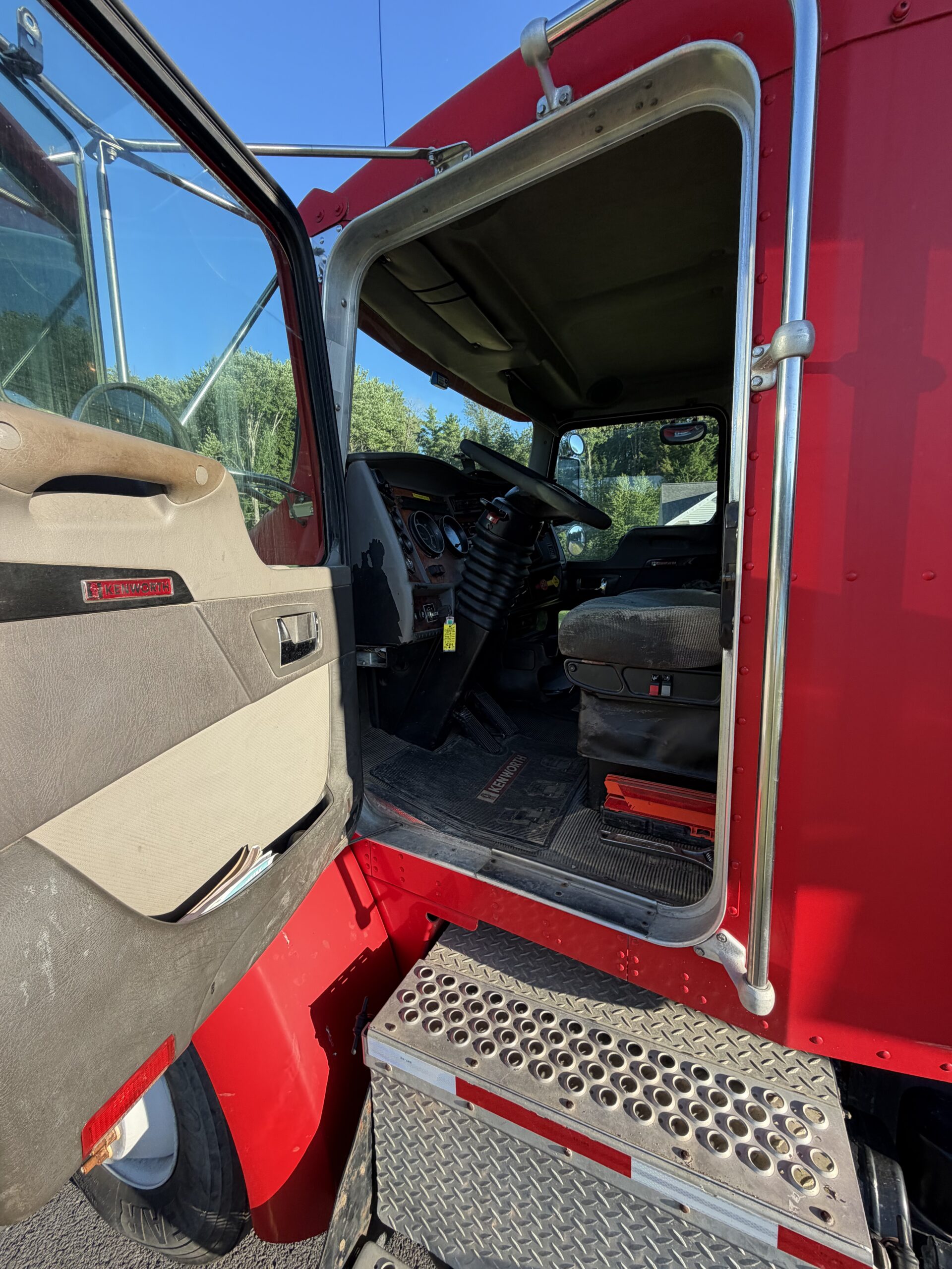 Kenworth T300 Dump Truck - Image 5
