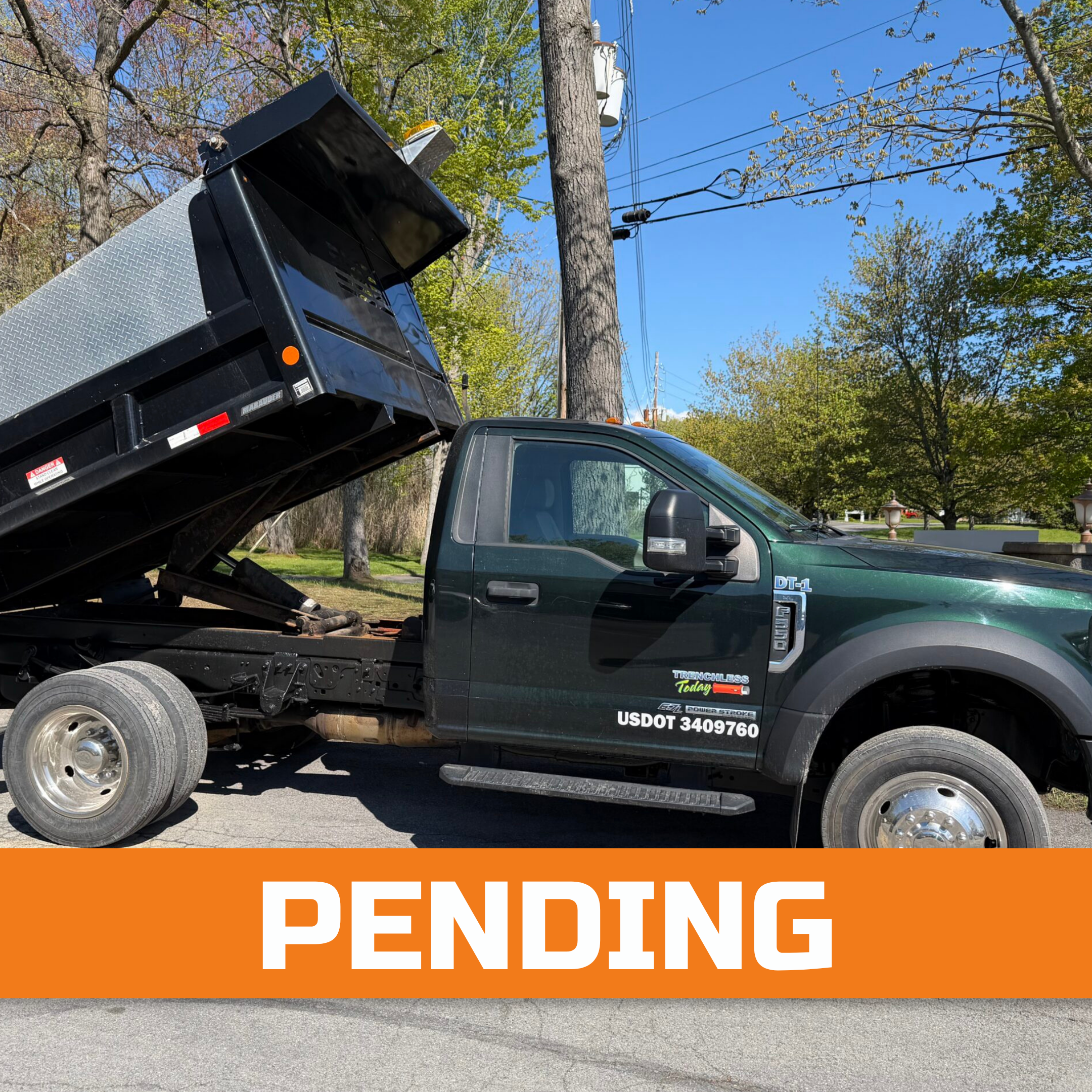 Ford F-550 4x4 Dump Truck
